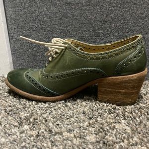 Frye laced with amazing detailed.